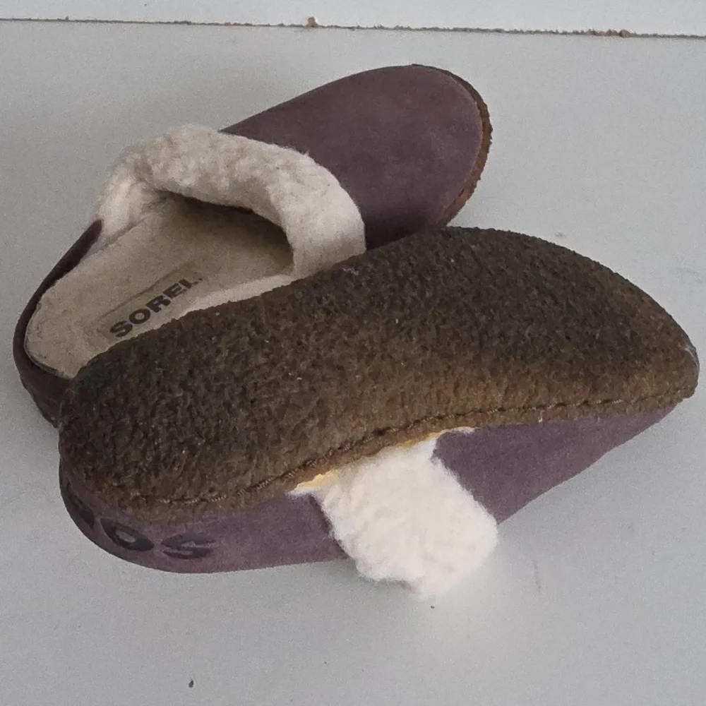SOREL | Kids Nakiska Slide II Purple Slippers Suede Sz 1
